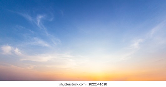 Himmel und Wolken - Sonnenuntergang