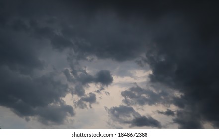 the sky was cloudy and thudering