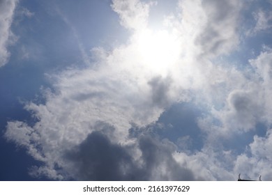 Sky With Sun. Sun At Noon. Sun Behind Cloud. 