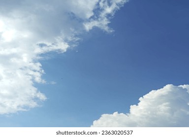 sky with sunshing  through  clouds 