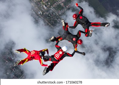 Skydivers in relative work.