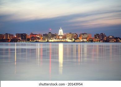 Skyline of Madison, Wisconsin with the Capitol building at dusk