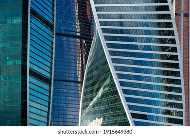 Wolkenkratzer, abstrakter Hintergrund, Teile verschiedener moderner Gebäude für Unternehmen, Stadtarchitektur, Bauindustrie 