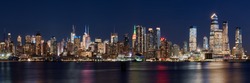Los Rascacielos De Manhattan Al Crepúsculo. Paisaje Urbano De Midtown West A Lo Largo Del Río Hudson, Nueva York, NY, EE. UU.