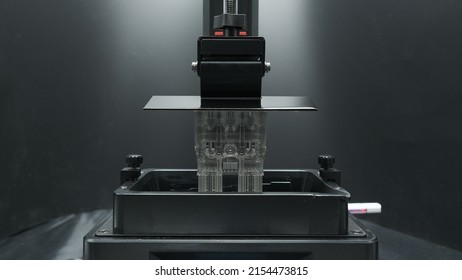 SLA 3D Printer lifting 3d printing complex object using clear uv resin