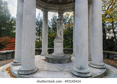 Sleepy Hollow, New York - October 21, 2012: Kykuit, The Rockefeller Estate. A Grand Mansion That Was The Rockefeller Home And Is Now A Historic Site Of The National Trust For Historic Preservation.