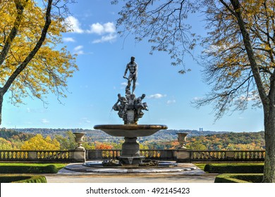 Sleepy Hollow, New York - October 21, 2012: Kykuit, The Rockefeller Estate. A Grand Mansion That Was The Rockefeller Home And Is Now A Historic Site Of The National Trust For Historic Preservation.