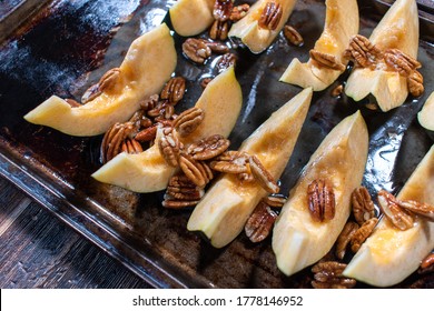 Sliced Acorn Squash With Pecans