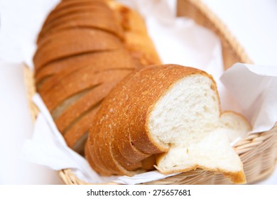 Sliced bread in basket