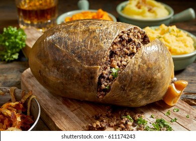 sliced-open-cooked-scottish-haggis-260nw