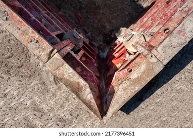 Sliding Corner Formwork In Residential Construction
