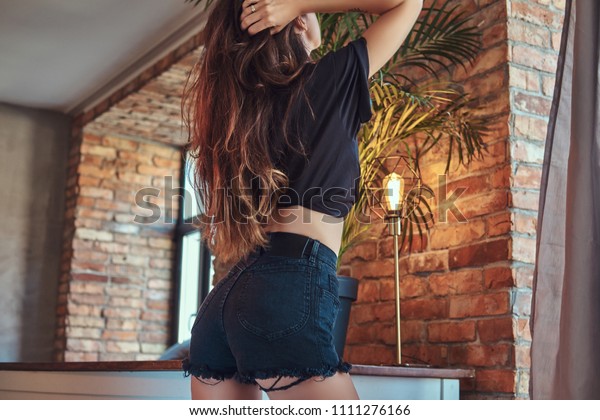 Hot Girl Showing Her Ass
