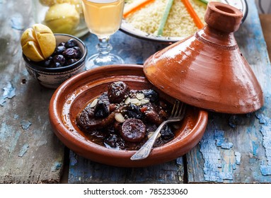 الطبخ المغربي الطحين المغربي Slow-cooked-beef-prunes-figs-260nw-785233060
