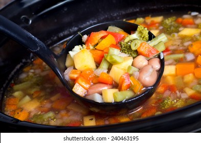 Slow Cooker Vegetable And Beans Soup