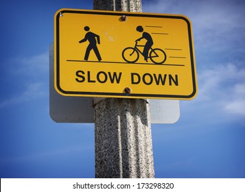 104,101 Bicycle road sign Images, Stock Photos & Vectors | Shutterstock