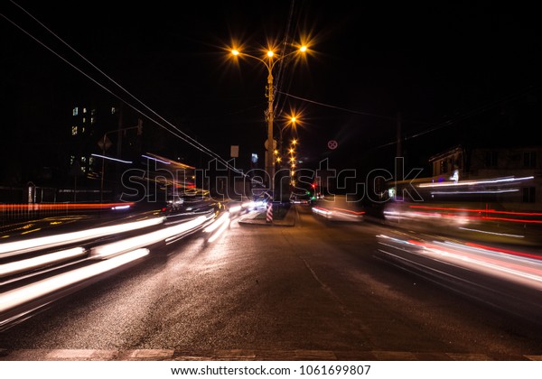 slow exposure road\
night