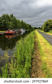  small canal navigable, river barges to runoff, Scotland