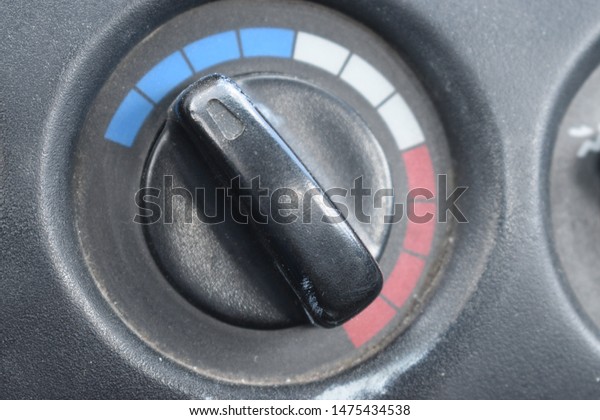Small car air\
conditioner cooler control\
dial.