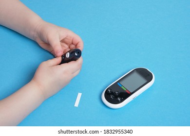 Small Child Presses The Button Glucose Meter, Blood Glucose Meter, Childhood Diabetes, Child Health Care