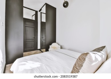 Small Cozy Bedroom With Contrast On Black