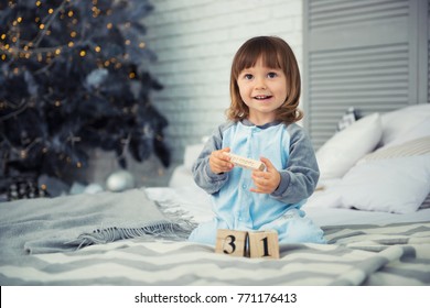 Bebe De 2 Anos Imagenes Fotos De Stock Y Vectores Shutterstock