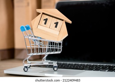 Small Desk Calendar In Shopping Cart On Laptop