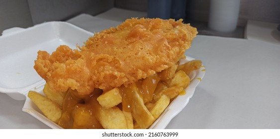 Small Fish And Chips With Curry Sauce