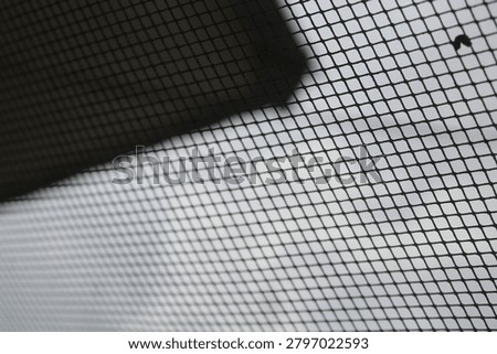 small gap diameter mesh wire.