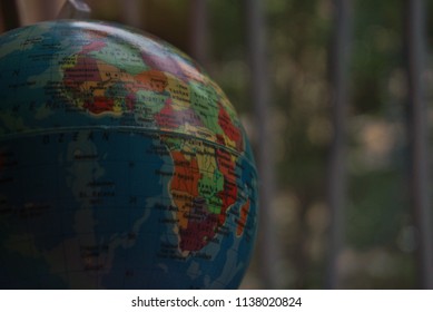 a small globus