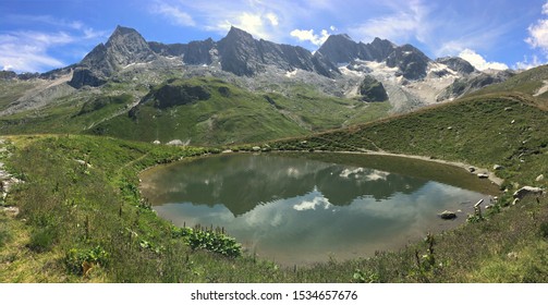 Small lake on the way to the refuge of the Péclet Polset, Pralognan, Savoie, France