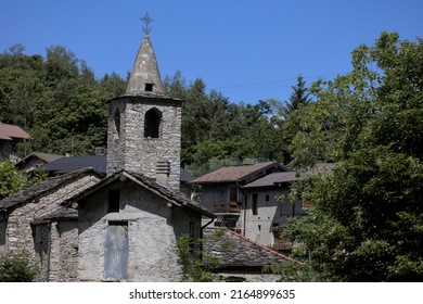 
				The small mountain village of San Giorgio di Cola at the entrance to the Codera Valley in Novate Mezzola, Sondrio, Italy. Romanesque church