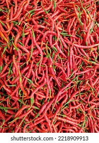 Small Red Chilies That Are Not Too Spicy, Eaten As Vegetables And Increase Appetite