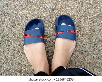 flip flops for big feet
