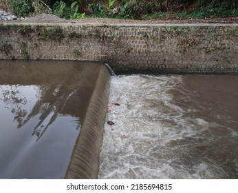 Small Water Weir River Outdoor