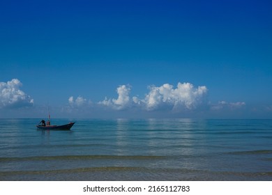 Small Wood Fishing Boats Used In Asia For Sustainable Fishing In Shallow Seas Asia And Thailand
