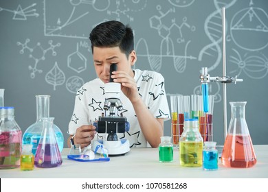 961 Child using microscope Images, Stock Photos & Vectors | Shutterstock