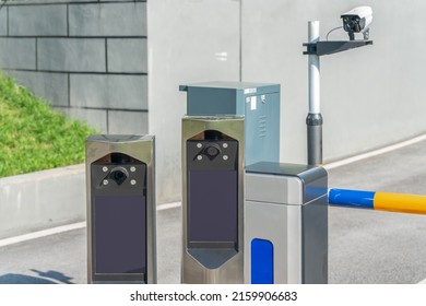 Smart Automatic Parking Lot Identification System With Barrier Arm.