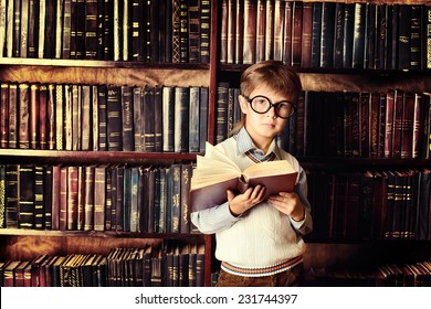 16,430 Old book stand Images, Stock Photos & Vectors | Shutterstock