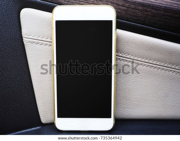 Smart phone with door\
car