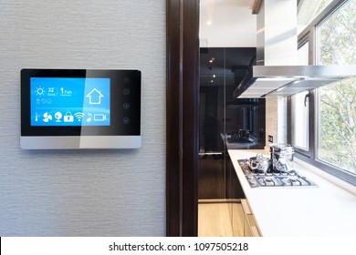 Smart Screen With Smart Kitchen In The Modern Home