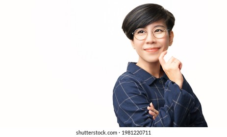 Smart Successful And Confident Woman Concept. Banner Portrait Of A Beautiful Middle-aged Asian Woman Thinking Pose And Smile With Satisfy. Working Woman, Smart Solution, Business Owner, Executive.