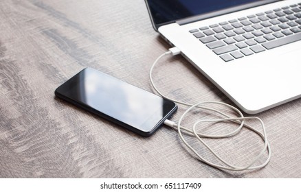 14,218 Charging laptop Images, Stock Photos & Vectors | Shutterstock