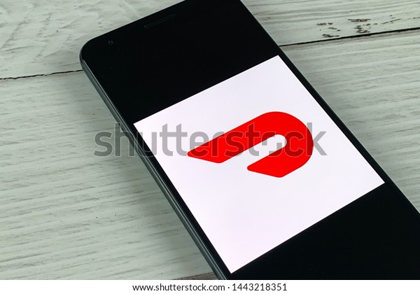 Smartphone Showing Doordash App Logo Manhattan Stock Photo