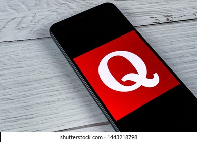 Smartphone showing Quora app logo, Manhattan, New York, USA - July 2, 2019.