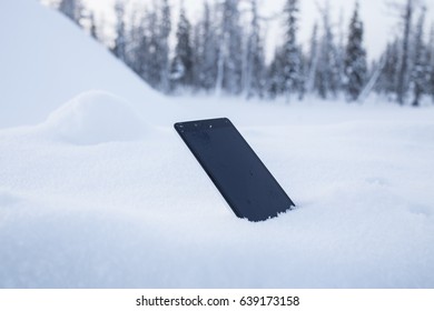 16,567 Smartphone snow Images, Stock Photos & Vectors | Shutterstock