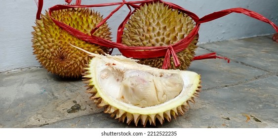 Smelly Durian Fruit But Very Tasty