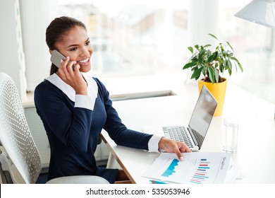 Smiling African Business Woman Dress Sitting Stock Photo 535053946 ...