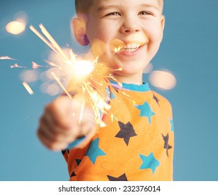 17,368 Fireworks smiling Images, Stock Photos & Vectors | Shutterstock