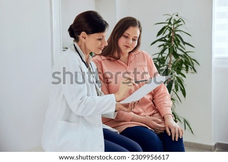 A smiling female nutritionist explaining a diet plan, a balanced and healthy menu for a pretty overweight woman.