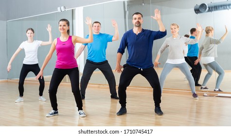 1,033 Zumba class Images, Stock Photos & Vectors | Shutterstock